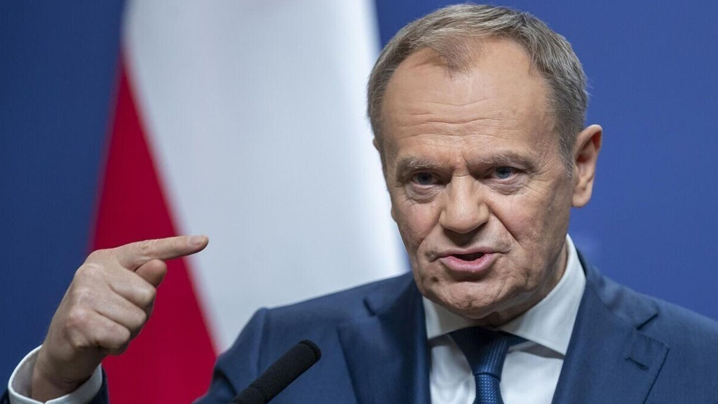 Власти Польши намерены внести поправки в закон о размещении вооруженных сил за рубежом, разрешив польским военным на законодательном уровне сбивать российские беспилотники над Украиной без предварительного одобрения НАТО или ЕС.