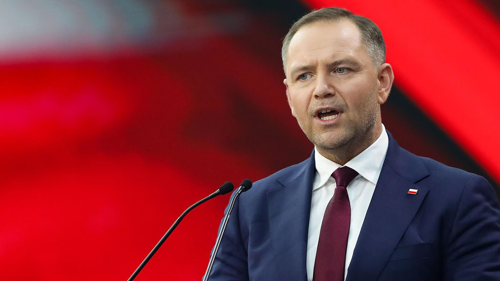 Президент Польши Кароль Навроцкий заявил о намерении продолжить линию своего предшественника Анджея Дуды в стремлении к размещению американского ядерного оружия на польской земле в рамках программы НАТО Nuclear Sharing.