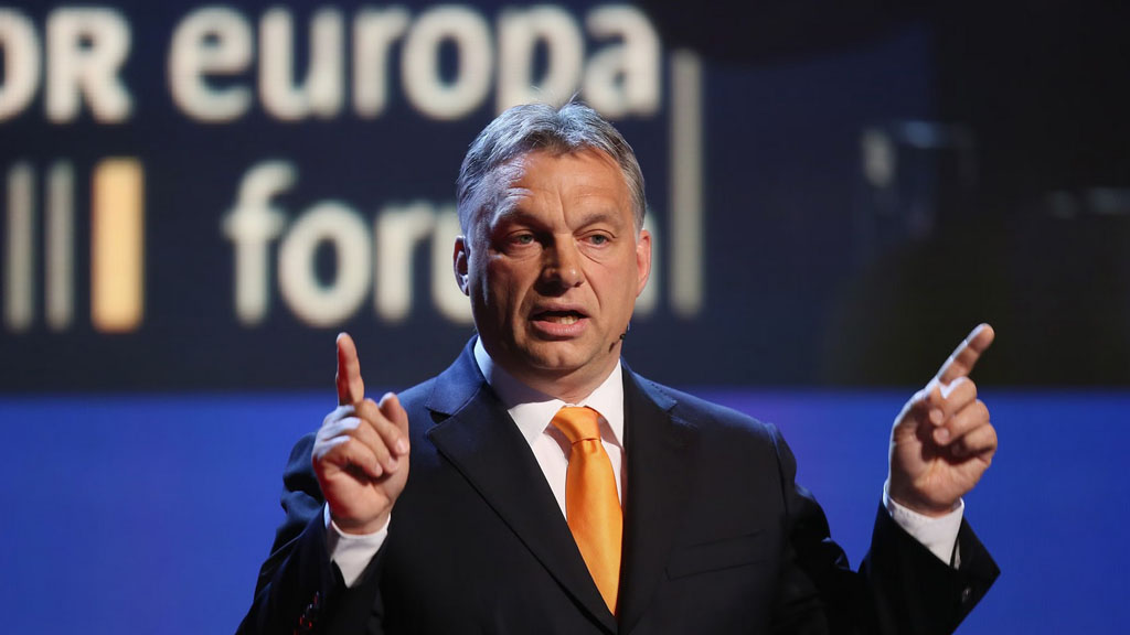 Брюссель стремятся спровоцировать вооруженный конфликт с Россией из-за Украины, и ближайшие месяцы на международной арене будут крайне напряженными, заявил премьер-министр Венгрии Виктор Орбан, комментируя происходящее на неформальном саммите ЕС в Копенгагене.