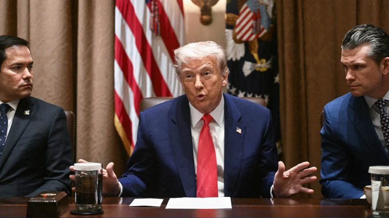 Трамп санкционировал проведение тайных операций против властей Венесуэлы