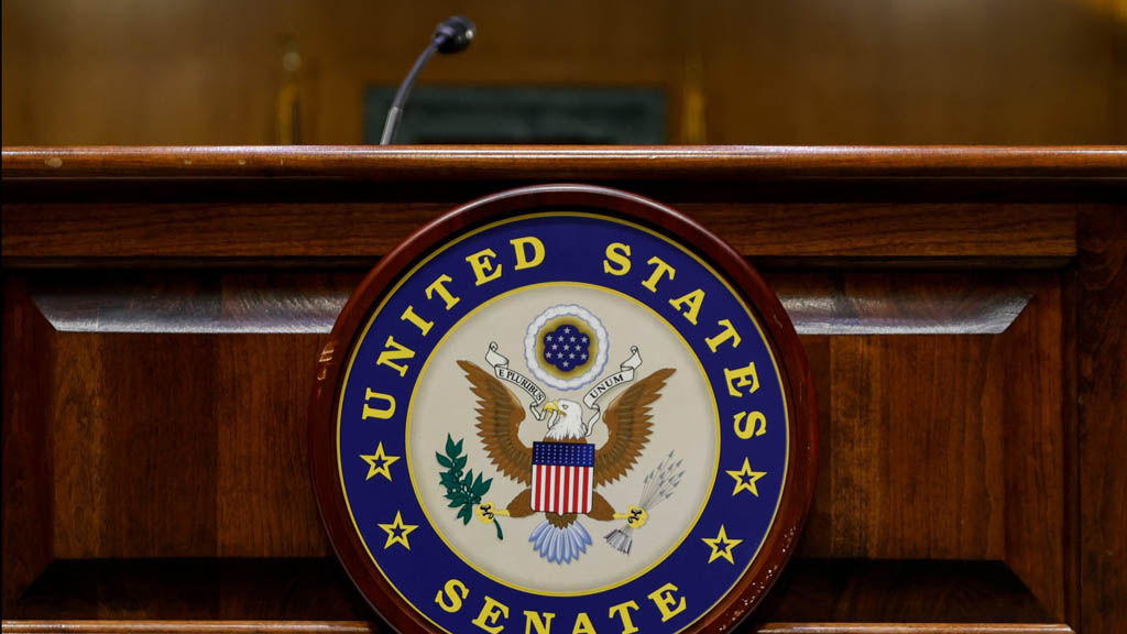 Сенат Конгресса США не поддержал двухпартийную резолюцию, призванную заблокировать возможность администрации Дональда Трампа начать военные действия против Венесуэлы без одобрения Конгресса.