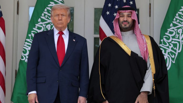 США и Саудовская Аравия подписали стратегическое оборонное соглашение