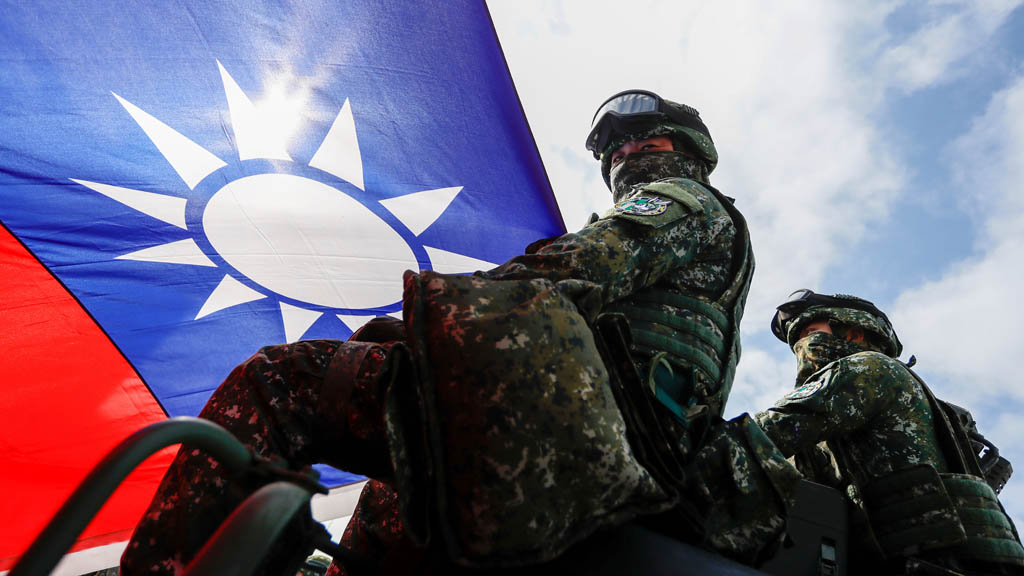 Администрация Тайваня намерена выделить дополнительный бюджет на оборону в размере $40 млрд, сообщил глава тайбэйской администрации Лай Циндэ в своей статье, опубликованной в газете The Washington Post.