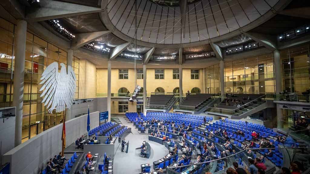 Бундестаг отклонил резолюцию об изъятии замороженных российских государственных активов и предоставлении их Украине, внесённую фракцией «Союз-90»/«Зеленые».