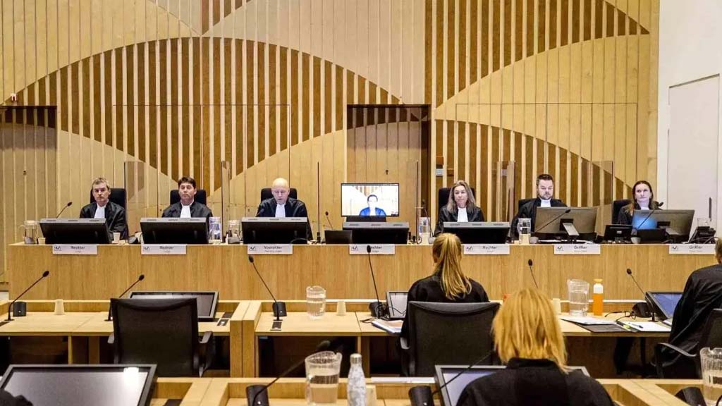 Окружной суд Амстердама по требованию энергокомпании «ДТЭК Крымэнерго» украинского бизнесмена Рината Ахметова (признан членом экстремистского объединения, деятельность которого запрещена в РФ) арестовал активы оператора газопровода «Турецкий поток» South Stream Transport (SST), принадлежащего «Газпрому».