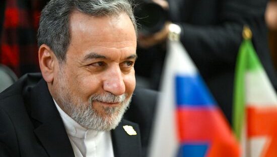 9072633 16.12.2025 Министр иностранных дел Ирана Сейед Аббас Аракчи на встрече с представителями Госдумы РФ и Совета Федерации РФ в Москве.