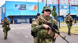НАТО отрабатывает в учениях наступательные сценарии