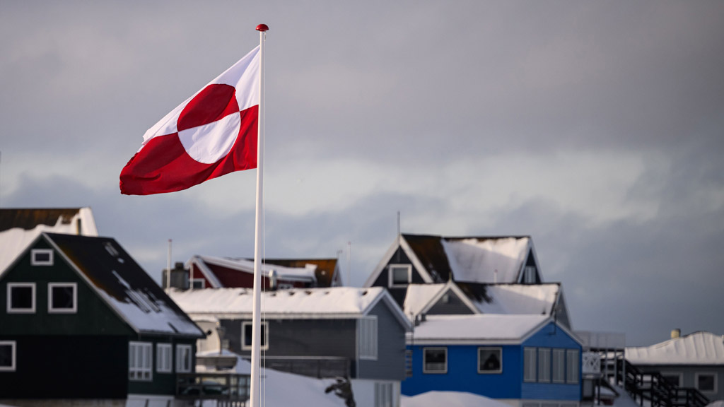 Депутат датского парламента от партии «Красно-зелёный альянс» (Enhedslisten) Пелле Драгстед на фоне заявлений президента США о назначении спецпосланника по Гренландии призвал власти страны пересмотреть одобренное ранее соглашение, позволяющее США размещать свои военные базы в стране и предоставляющее доступ американским военным к трём датским базам.