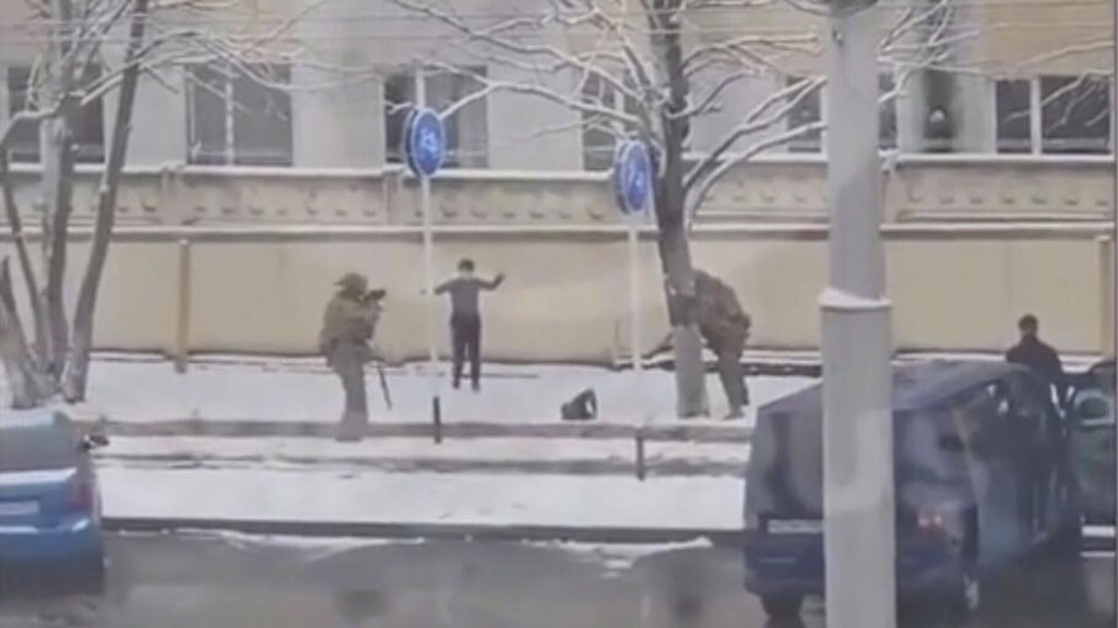 Сотрудники ФСБ предотвратили попытку покушения на офицера Министерства обороны, которое по заданию спецслужб Украины планировала осуществить жительница Краснодарского края в Ставрополе.