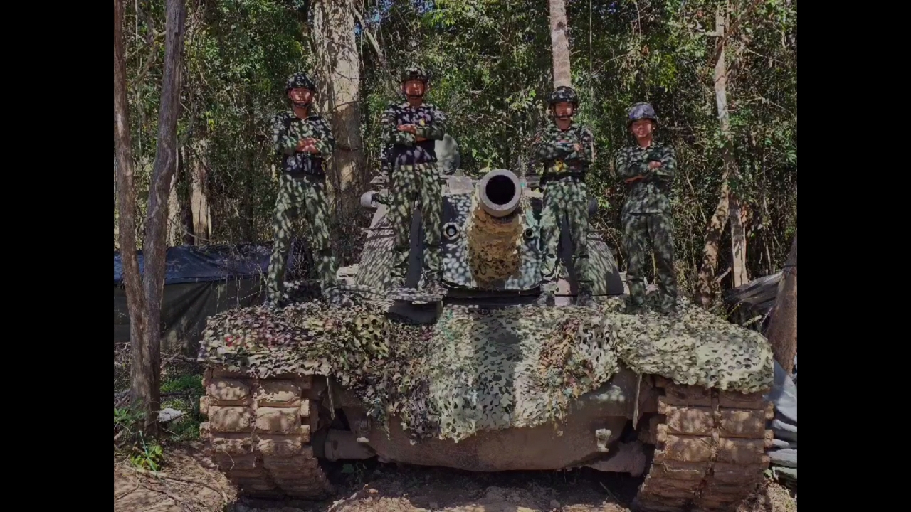 Танковый бой между Камбоджей и Таиландом попал на видео