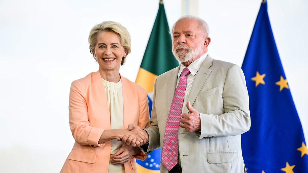 Евросоюз и объединение стран Латинской Америки МЕРКОСУР подпишут в субботу соглашение о свободной торговле. Церемония подписания пройдёт в парагвайской столице Асунсьоне.