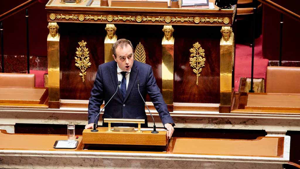 Две французские политические партии – «Непокорившаяся Франция» (LFI) и «Национальное объединение» (RN) объявили о намерении повторно инициировать вотум недоверия правительству премьер-министра Себастьяна Лекорню.