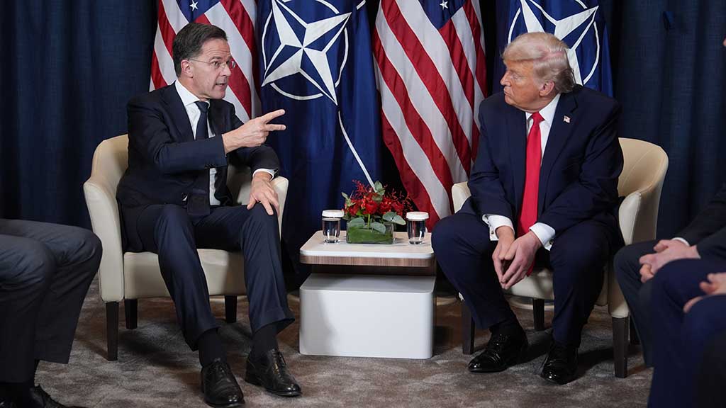 Возможный проект соглашения США и НАТО по Гренландии, предложенный накануне генеральным секретарем НАТО Марком Рютте, не подразумевает передачу Данией суверенитета над островом Вашингтону, однако включает расширение условий «Соглашения об обороне Гренландии», подписанного США и Данией в 1951 году.