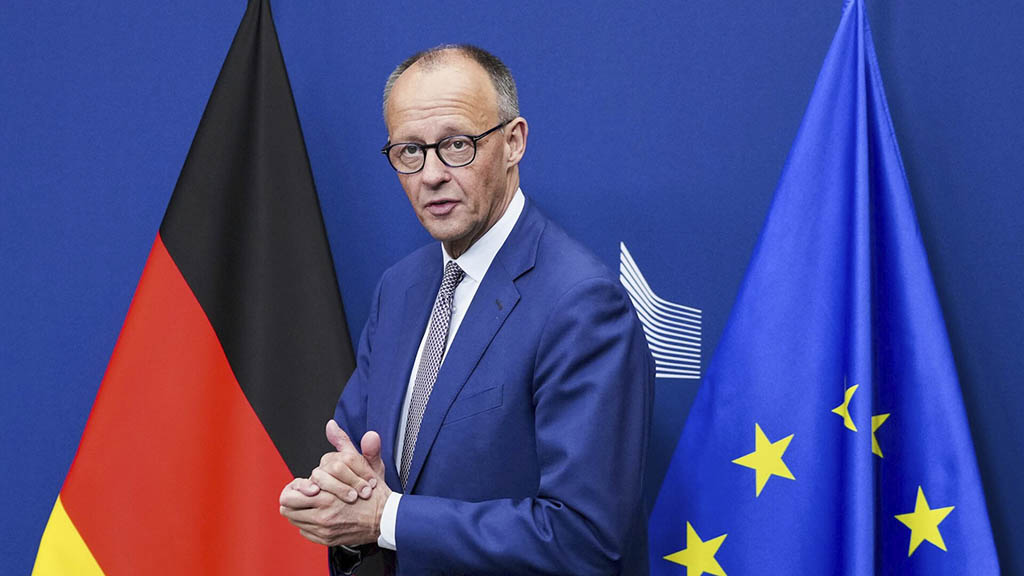 Канцлер Германии Фридрих Мерц полностью исключил возможность вхождения Украины в состав Евросоюза в 2027 году. Об этом сообщают немецкие СМИ.