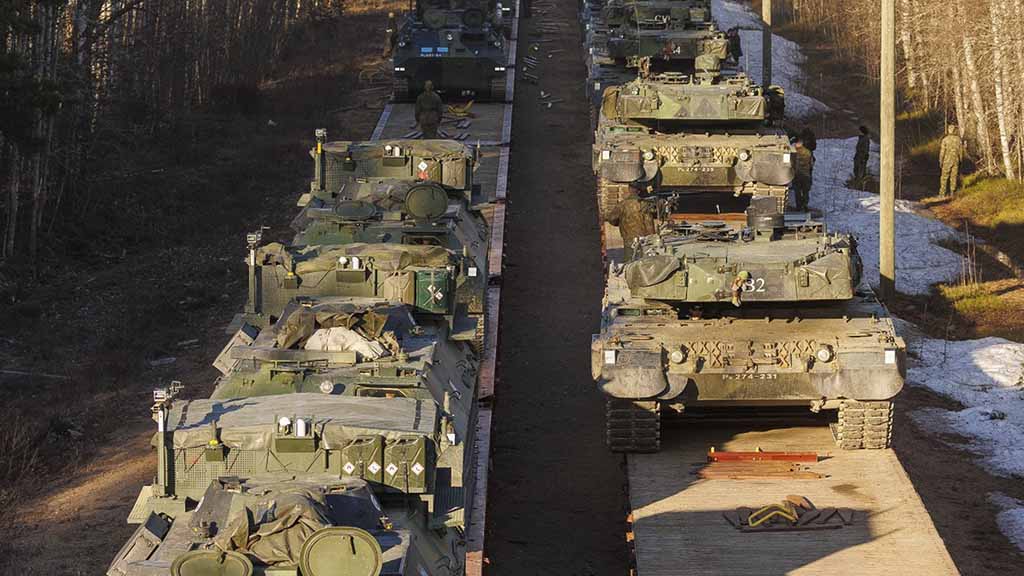 Германия перебросит свыше пяти тысяч военнослужащих, а также 105 танков Leopard 2A8 на военный полигон Руднинкай в Литве, расположенный в 30 км от границы с Белоруссией, в рамках засекреченного плана противодействия российской угрозе OPLAN DEU.