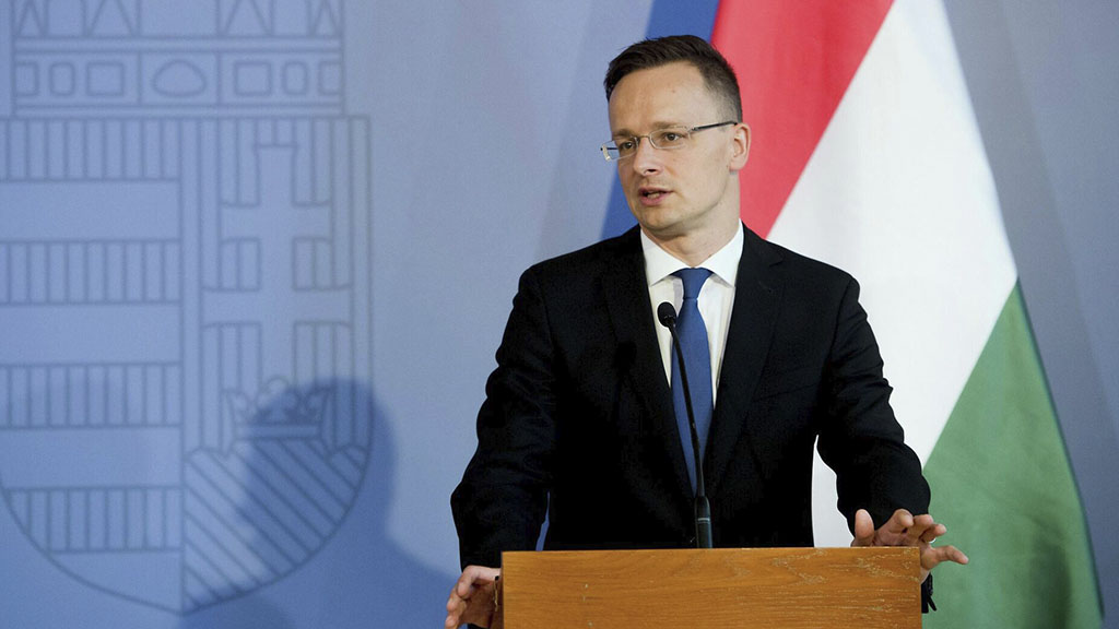 Украина блокировала поставки нефти из России по трубопроводу «Дружба» в Венгрию, чтобы, затруднив энергоснабжение страны, усложнить положение венгерского правительства накануне парламентских выборов. Об этом заявил глава МИД Венгрии Петер Сийярто.