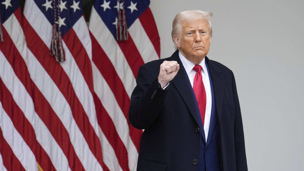 Президент США Дональд Трамп сообщил своим советникам, что намерен завершить американскую военную операцию против Ирана, даже если проход через Ормузский пролив останется в значительной степени закрытым для судоходства.