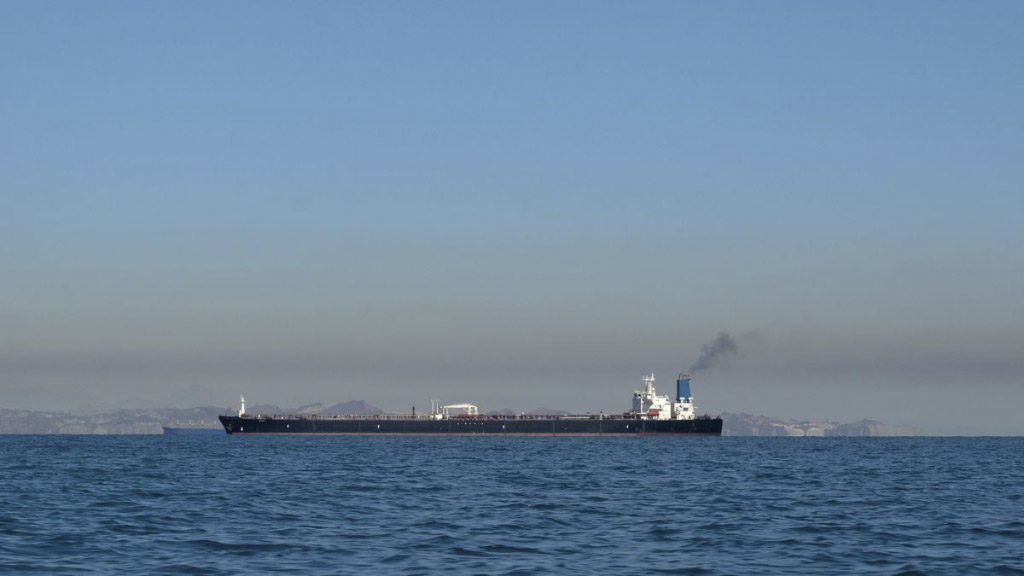 Иран предлагает странам, использующим Ормузский пролив, выработать и принять так называемый «Ормузский пакт» – региональный и международный механизм совместного контроля и обеспечения безопасного судоходства в проливе.