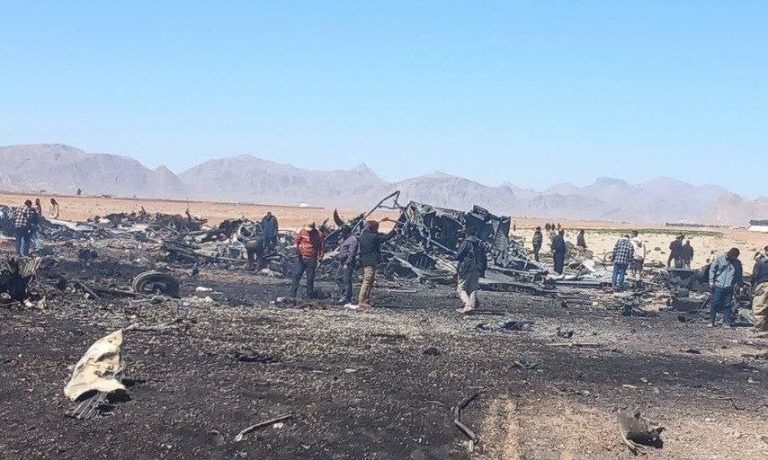 Обломки американской военной техники, подорванной при отходе