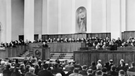 XX съезд КПСС в школьных учебниках Украины