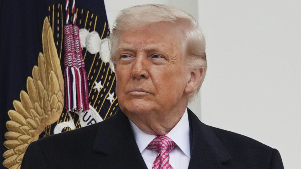 Президент США Дональд Трамп заявил, что не хочет продлевать режим прекращения огня с Ираном. Об этом он в интервью телеканалу CNBC, отвечая на вопрос, готов ли он продлить перемирие в случае продуктивных двусторонних переговоров между Вашингтоном и Тегераном.