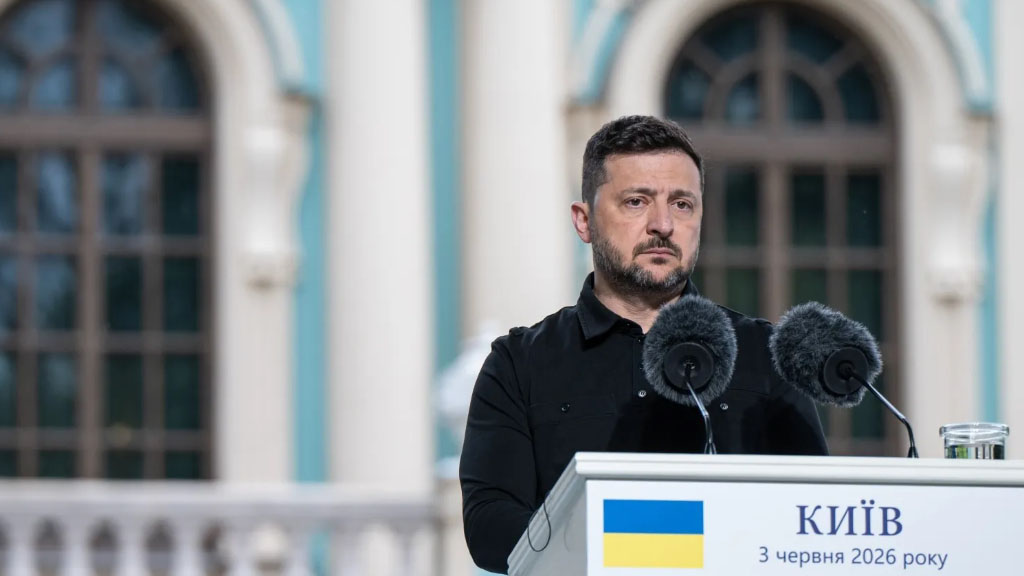 Глава киевского режима Владимир Зеленский направил открытое письмо президенту России Владимиру Путину, в котором предложил провести личную встречу и обсудить завершение конфликта.