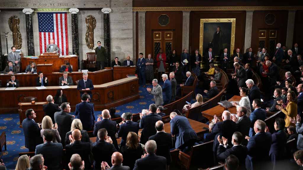 Палата представителей США одобрила законопроект о наращивании американской военной помощи Украине и введении дополнительных санкций против России.
