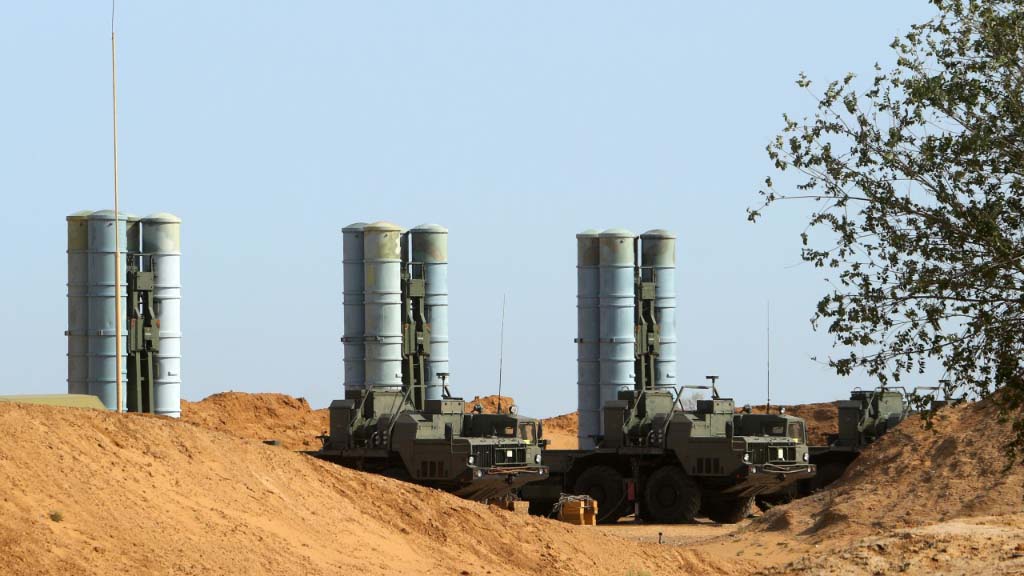 Зенитные ракетные комплексы С-400, приобретенные в 2017 году Турцией у России, проданы одной из стран Персидского залива, утверждает турецкая газета Hürriyet со ссылкой на источники.
