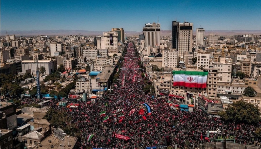 Похороны иранского аятоллы Али Хаменеи. Фото © Arab News / X