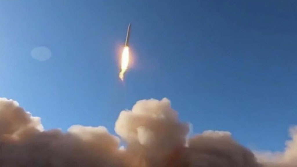 Иранские вооружённые силы нанесли серию ударов по американским военным базам в Иордании, Бахрейне и Кувейте в ответ на атаки вооруженных сил США минувшей ночью.