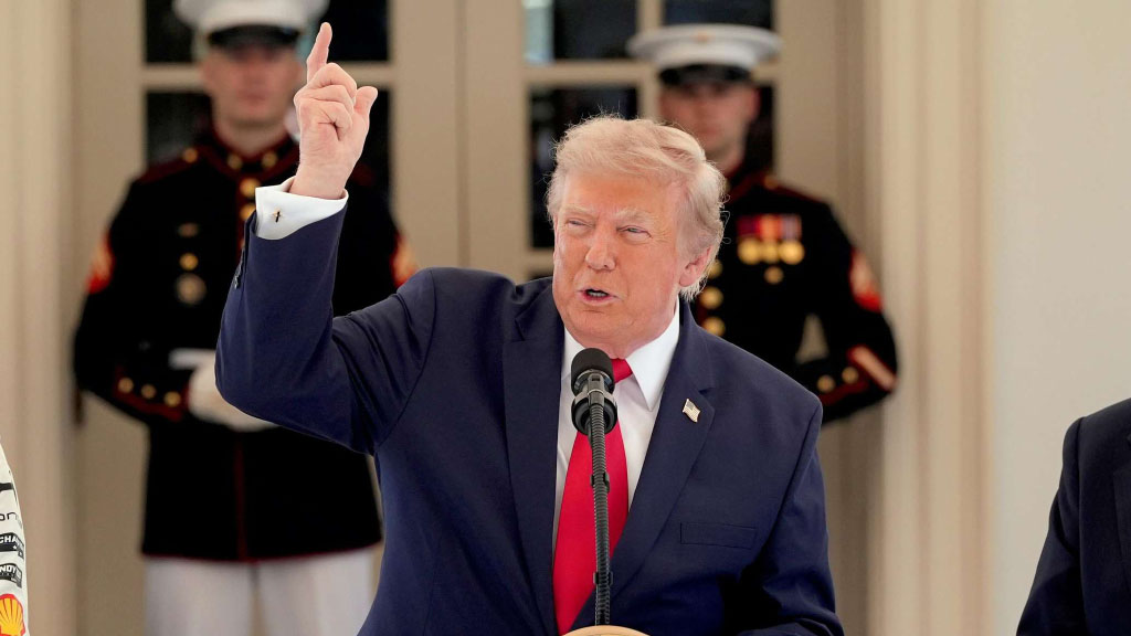 резидент США Дональд Трамп накануне официально уведомил конгресс о возобновлении боевых действий в Иране.