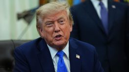 Трамп требует от Ирана компенсации за гибель американских военных