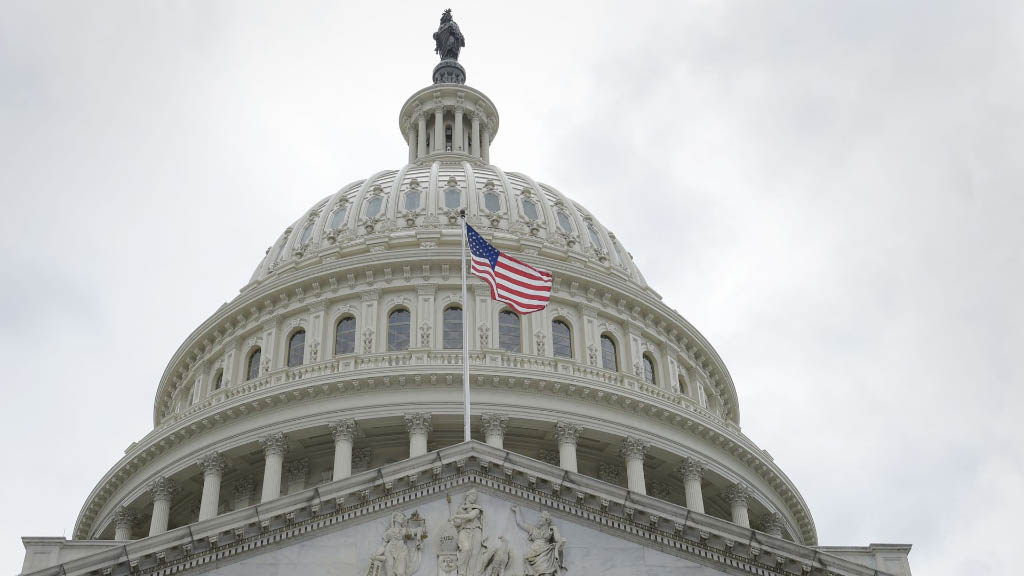 Одобренный Сенатом США в августе законопроект о введении новых санкций против России, который ранее активно продвигал покойный сенатор-республиканец Линдси Грэм (внесён в перечень террористов и экстремистов в РФ), столкнулся с серьёзным противодействием в Палате представителей.