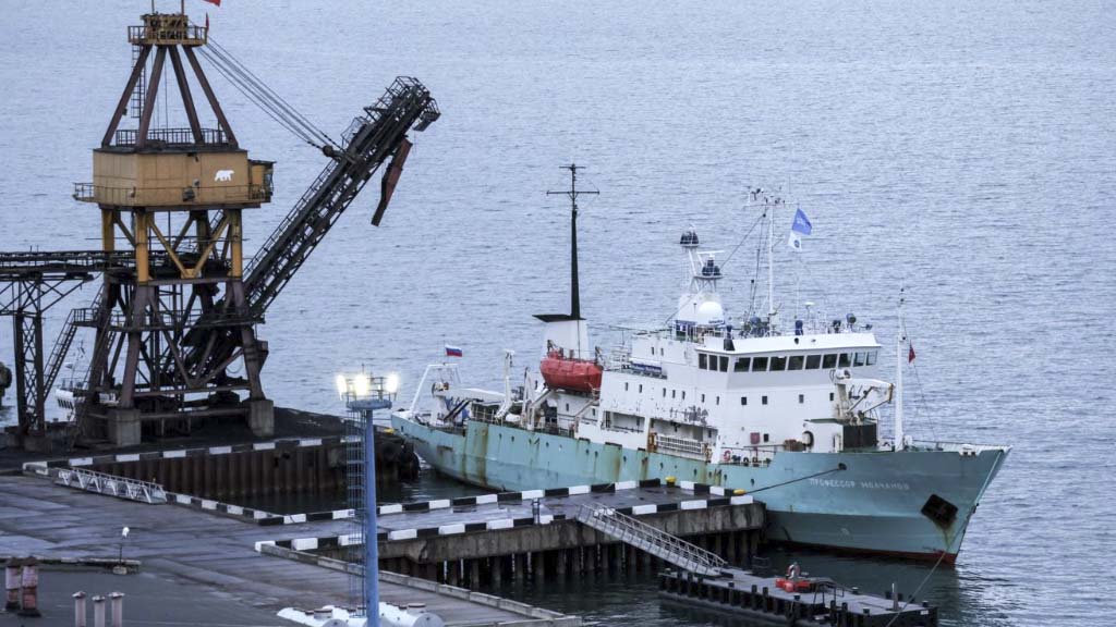 Норвегия в соответствии с решением окружного суда Норд-Тромса по иску украинской компании «Нафтогаз» арестовала российское научно-исследовательское судно «Профессор Молчанов», пришвартованное в Баренцбурге.