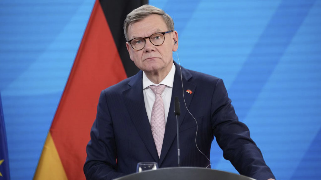 Глава МИД Германии Йоханн Вадефуль раскритиковал главу киевского режима Владимира Зеленского, потребовав в большей степени учитывать интересы Берлина при размещении оборонных заказов.