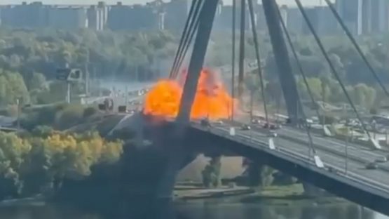 ВС РФ наносят удары по мостам через Днепр, сводка событий в зоне СВО