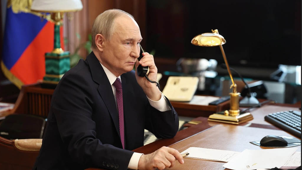 Президент РФ Владимир Путин по просьбе финской и норвежской сторон провёл телефонный разговор с президентом Финляндии Александром Стуббом и премьером Норвегии Йонасом Гаром Стере.